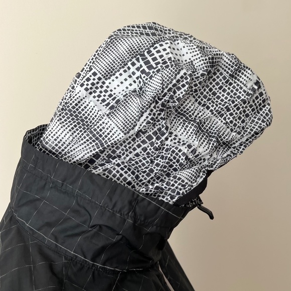 LOLE Women's Jive Jacket, Medium, Black. Light. Rain. - Picture 7 of 12